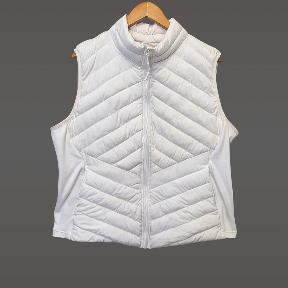 Fabletics Womens Puffer Vest XXL/1X Ivory Quilted Full Zip Athleisure Outdoor